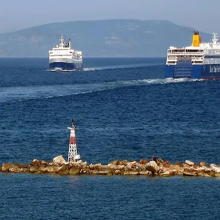 Sun-N-Waves Holidaymakers Rafina Exterior photo